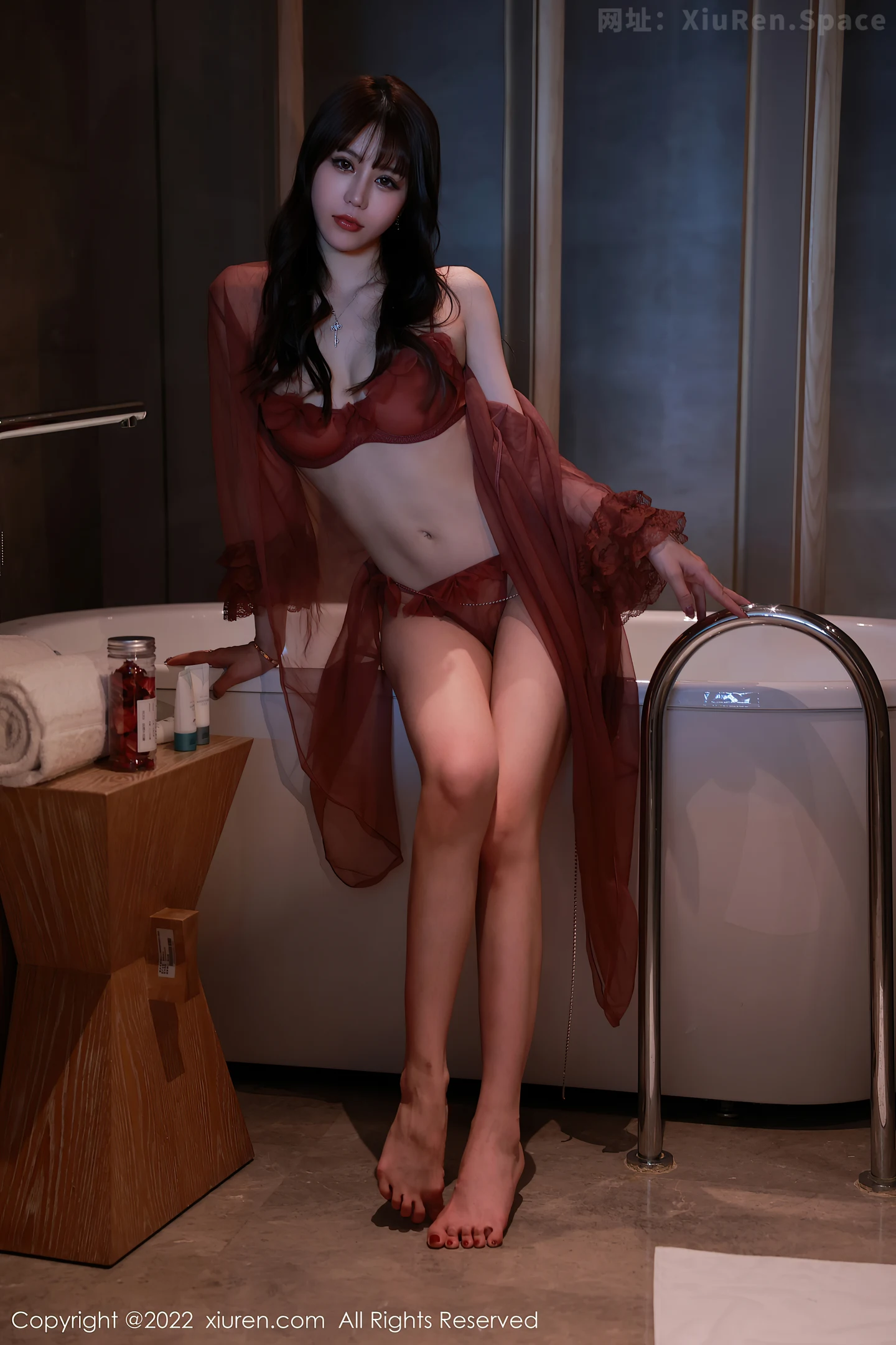 图片[2]-[XiuRen秀人网] VOL.5496 模特tina 甜仔浴缸场景红色轻透网纱外衣秀凹凸身材迷人诱惑写真50P-秀人网官方网站